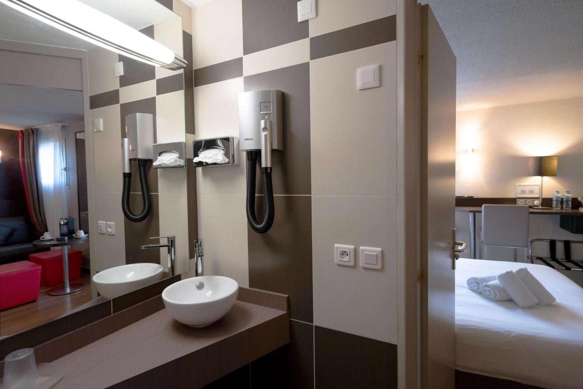 Best Western L'Atelier 117 Maubeuge Exterior photo