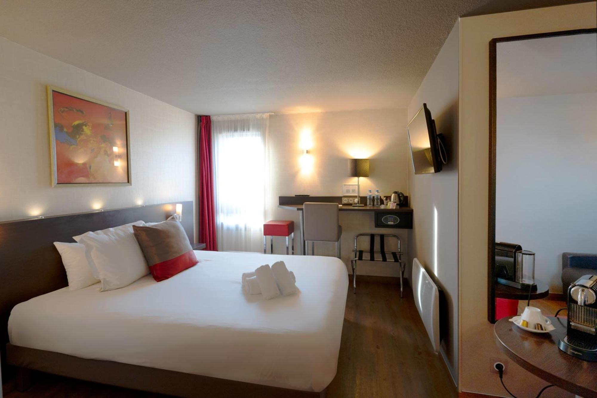 Best Western L'Atelier 117 Maubeuge Exterior photo