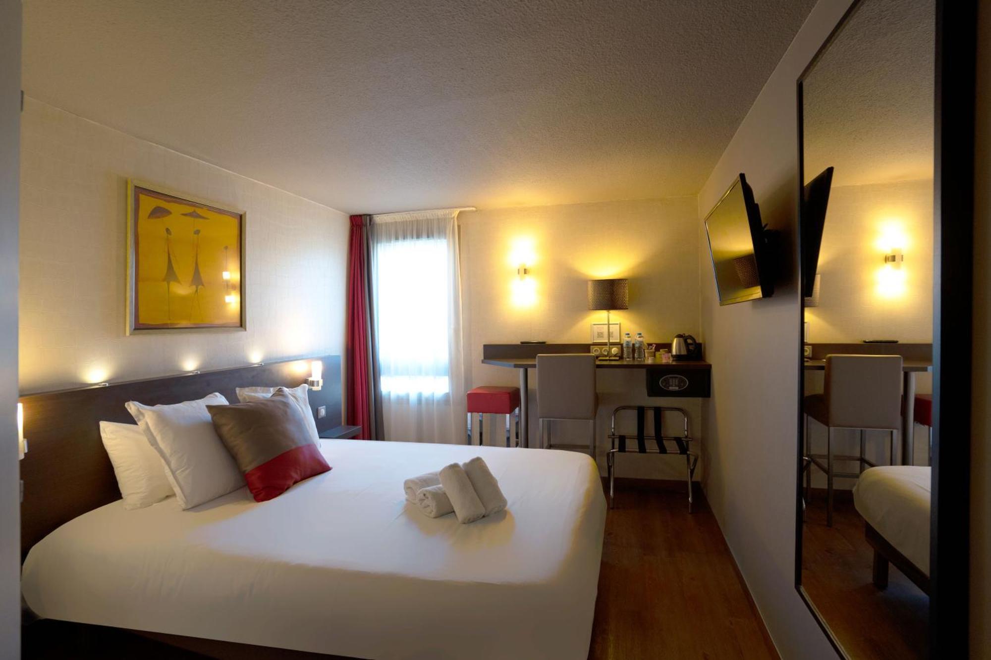Best Western L'Atelier 117 Maubeuge Exterior photo